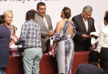 Entrega Sergio Salomón más de 5 mil basificaciones a docentes del SNTE