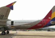 Pasajero que abrió la puerta de avión en pleno vuelo revela la razón