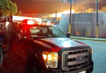 Al menos tres heridos deja un fuerte incendio en la refinería de Minatitlán
