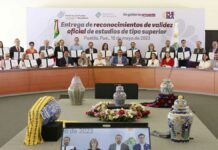 Gobernador entrega Reconocimientos de Validez Oficial de Estudios Gobernador