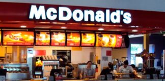 Joven cuenta como su mamá lo dejó “empeñado” en un McDonald’s McDonald's