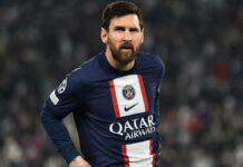 Aficionados del PSG insultan a Messi a las afueras del Club Messi