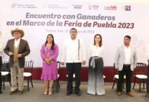 Entrega Sergio Salomón reconocimientos a ganadores en la Expo Ganadera 2023