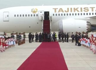 Presidente de Tayikistán estrena ex avión presidencial de México Avión