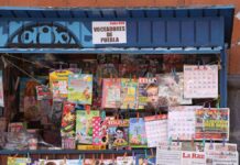 Protestan por retiro de casetas de periódicos en CH casetas