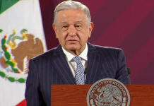 AMLO celebra a maestros con 8.2 por ciento de aumento salarial Maestros
