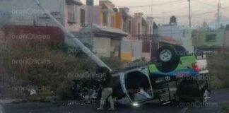 Policía municipal vuelca patrulla en Vicente Suárez; hay dos heridos patrulla