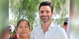 Abdala entrega tarjetas del programa “La Escuela es Nuestra” en Amozoc Abdala