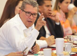 Confía Monreal en “piso parejo” para corcholatas en Puebla