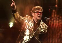 Elton John cierra festival de Glastonbury; se despide de los escenarios británicos