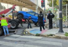 Muere joven al volcar y caer en barranca en Prados Agua Azul