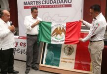 Gobernador entrega Bandera al municipio de Libres, Conscripción 1933 Gobernador