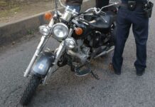 Policías atrapan a ladrón de motocicleta en Atlixco Policías