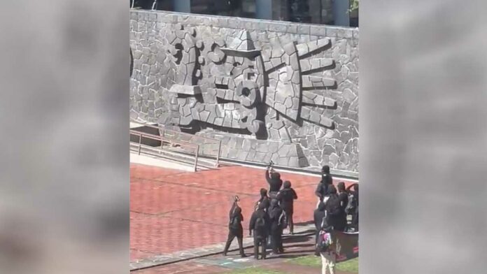 unam
