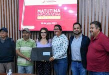 Entregan apoyos a Unión de Aseadores de Calzado en Texmelucan Aseadores