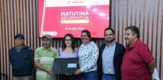 Entregan apoyos a Unión de Aseadores de Calzado en Texmelucan Aseadores