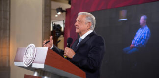 AMLO pide a cantantes cooperar para evitar derechos de autor en la mañanera Autor