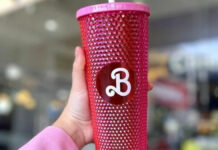 Acusan a empleados de cines por acaparar vasos de Barbie