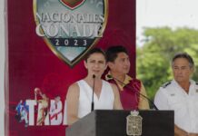 CONADE paga las becas al equipo de natación CONADE