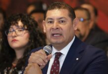 Alejandro Armenta promete organismo para auditar sus gastos si es gobernador