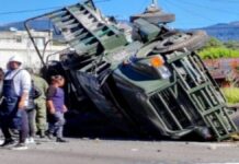 Volcadura de camión del Ejército en la México-Puebla deja un herido