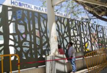 Desalojo afuera del HNP, por renta de espacios para campamento HNP