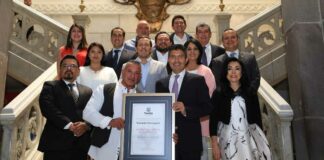 Distinguen a deportista José Leo Flores como “Visitante Distinguido” en Puebla Leo Flores