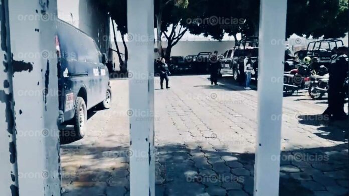 Policías
