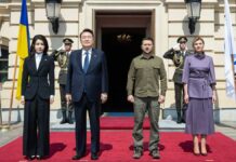 Presidente de Corea del Sur visita Ucrania y se reúne con Zelenski Presidente