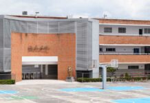 Regresan a Puebla alumnos de Benavente varados en Londres alumnos