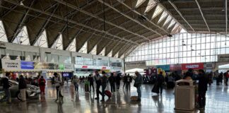 Hombre muere dentro de baños de la CAPU central