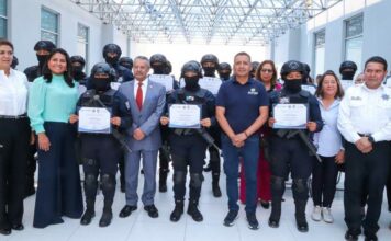 Reconocen a policías de Cholula que concluyeron diplomado elementos