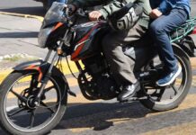 Choque de motocicleta contra auto deja un muerto en Atlixco motocicleta