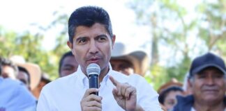 Pide Rivera recursos para pavimentación en Palacio Nacional pavimentación