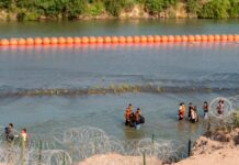 Migrante muere en cerco de boyas en Río Bravo