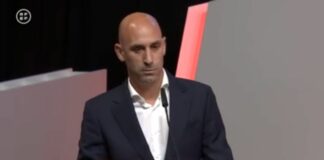 Luis Rubiales se niega a dimitir como presidente de la RFEF Rubiales. (1)