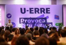 Sheinbaum se reúne con jóvenes universitarios de Nuevo León Sheinbaum