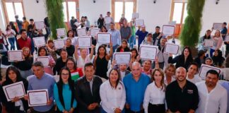 Gobierno entrega constancias de Registro Nacional de Turismo en Zacatlán Turismo