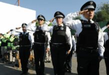Policías de Puebla reciben becas de reconocimiento