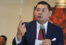 Alejandro Armenta avala multas por pinta de bardas en Puebla multas