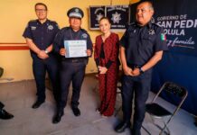 Paola Angon otorga estímulos a policías destacados policías