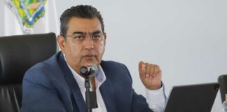 Gobernador pide mejorar condiciones a policías de Acatlán policías