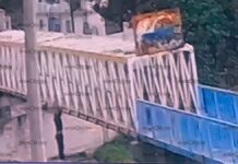 Hombre se cuelga y lanza de puente en río Alseseca puente