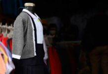 Abren licitación para distribuir uniformes, zapatos y mochilas en Puebla uniformes