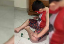 Niño es sorprendido pintándose el cuerpo con la bandera de México bandera