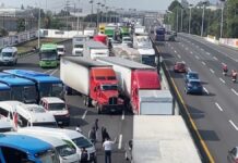 Transportistas bloquean la México-Pachuca para exigir seguridad