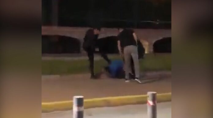 Captan golpiza a joven fuera de antro en San Andrés Cholula