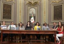 Diputados buscan prohibir venta de bebidas azucaradas en escuelas de Puebla
