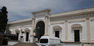 Panteón Memorial la Piedad cobrará 10 pesos de estacionamiento