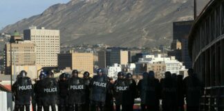 Texas declara invasión en la frontera sur por llegada de migrantes Migrantes